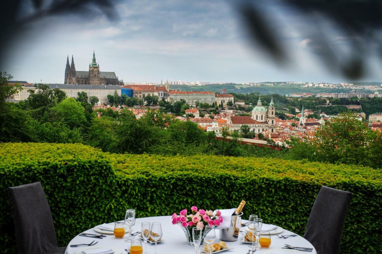 Nebozizek Hotel A Restaurant Prague Exterior photo