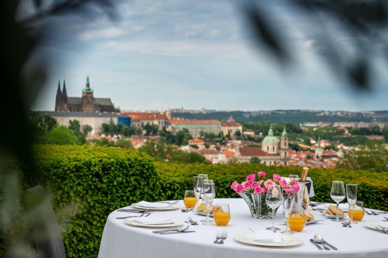 Nebozizek Hotel A Restaurant Prague Exterior photo